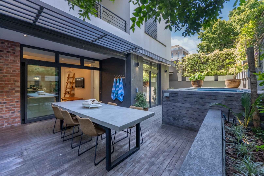 2 Bedroom Property for Sale in Green Point Western Cape